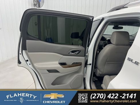 Used 2018 GMC Acadia SLE image 10