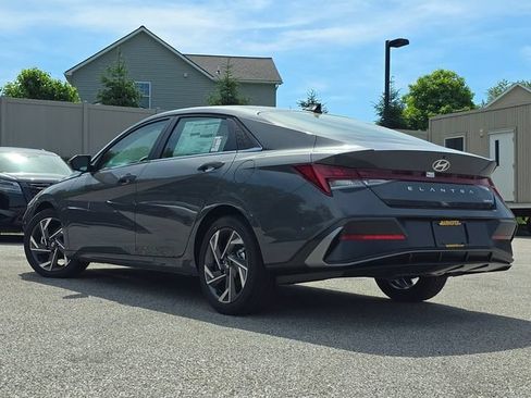 New 2026 Hyundai Elantra Limited FWD image 17