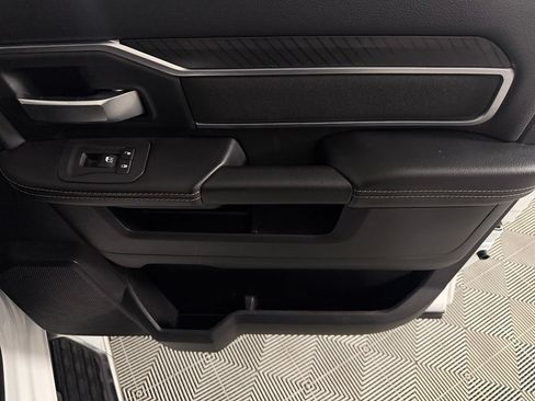 Certified 2025 RAM 2500 Big Horn AWD/4WD image 32