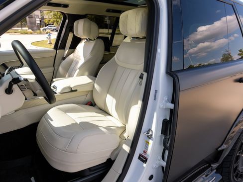 Used 2024 Land Rover Range Rover Autobiography image 4