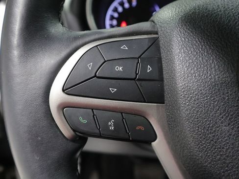 Used 2018 Jeep Grand Cherokee Altitude AWD/4WD image 40
