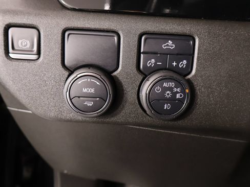 Used 2023 Chevrolet Silverado 1500 RST RWD image 10
