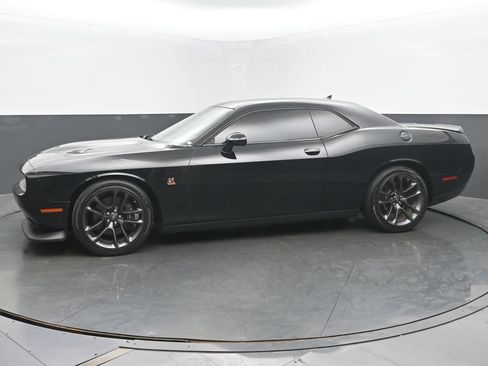 Used 2022 Dodge Challenger R/T Scat Pack RWD image 2