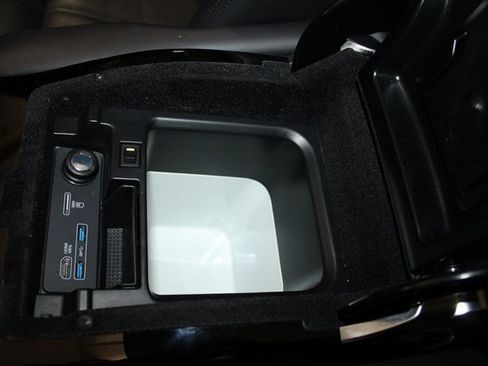 Used 2017 Land Rover Range Rover Supercharged image 24