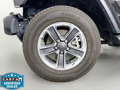 Used 2018 Jeep Wrangler Unlimited Sahara AWD/4WD image 30