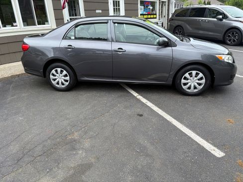 Used 2010 Toyota Corolla LE FWD image 4