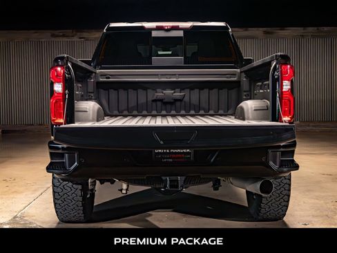 Used 2021 Chevrolet Silverado 2500 LTZ w/ LTZ Plus Package AWD/4WD image 8