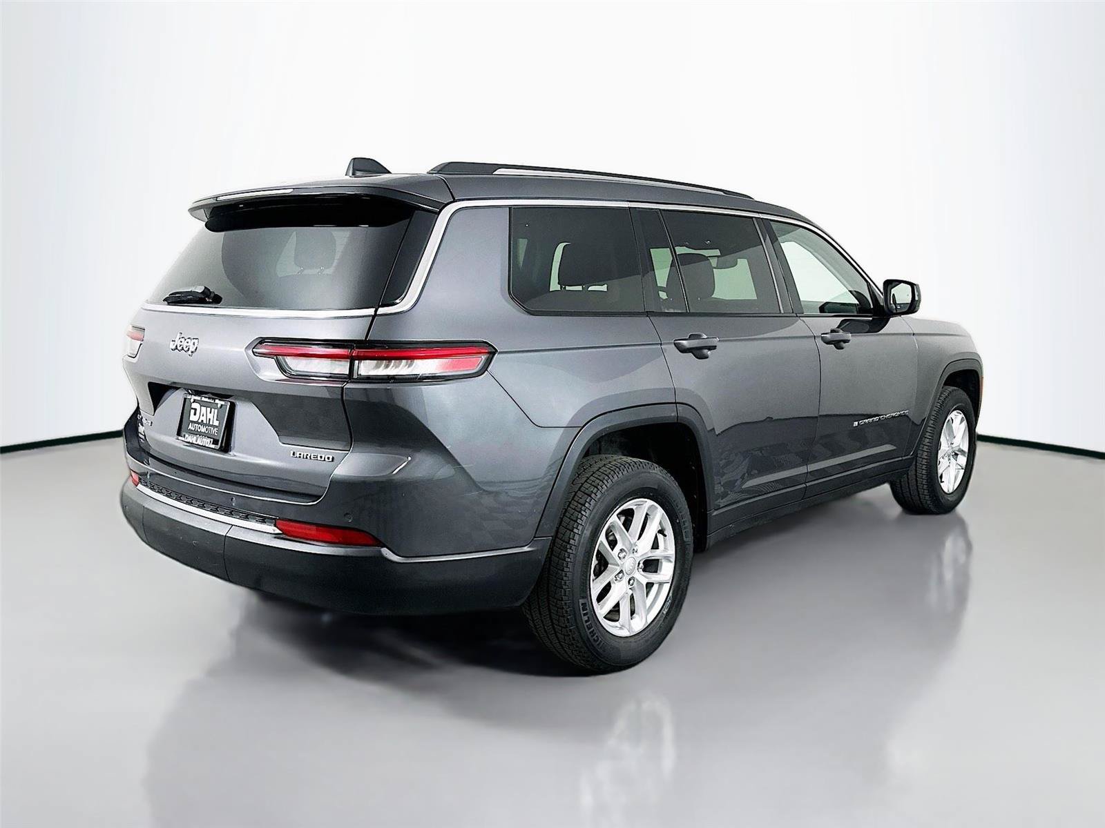 Used 2022 Jeep Grand Cherokee L Laredo w/ Luxury Tech Group I AWD/4WD image 13