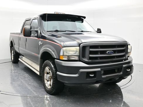 Used 2004 Ford F350 Harley-Davidson image 3