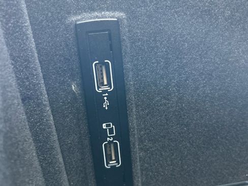 Used 2017 Mercedes-Benz GLS 450 4MATIC image 28