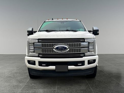 Used 2019 Ford F350 Platinum w/ Platinum Ultimate Package image 3
