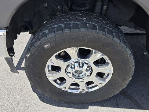 Used 2021 Ford F250 Lariat w/ Lariat Ultimate Package AWD/4WD image 17