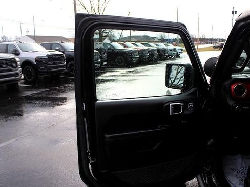 Used 2018 Jeep Wrangler Rubicon image 14