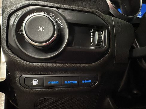 Used 2023 Jeep Wrangler Unlimited Sahara w/ Cold Weather Group image 19