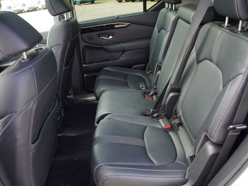 Used 2023 Honda Pilot Touring image 17