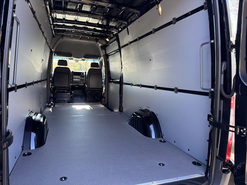 New 2026 Mercedes-Benz Sprinter 2500 image 9