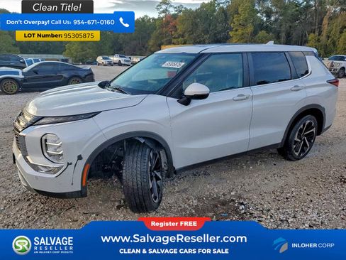 Used 2023 Mitsubishi Outlander SE image 1