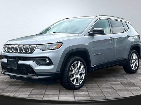 Used 2022 Jeep Compass Latitude AWD/4WD image 1