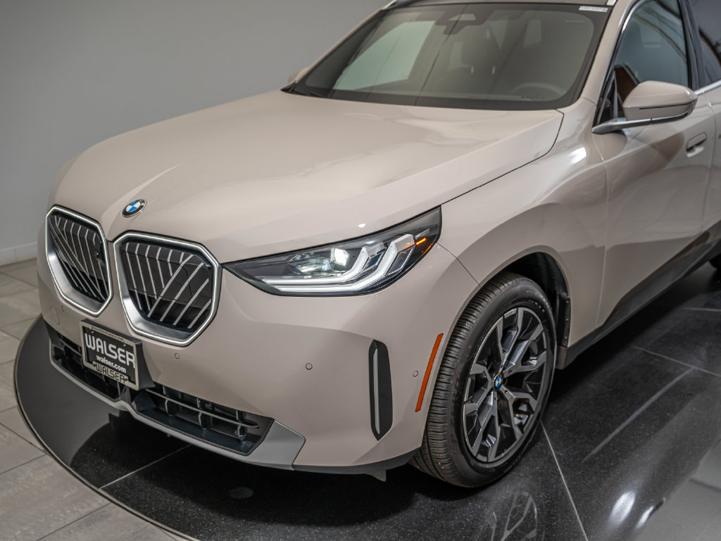 Used 2026 BMW X3 xDrive30i w/ Premium Package AWD/4WD image 13