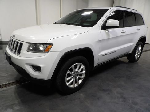 Used 2015 Jeep Grand Cherokee Laredo w/ Quick Order Package 23E AWD/4WD image 3