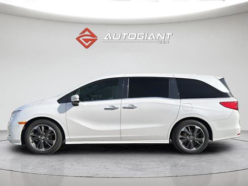 Used 2023 Honda Odyssey Elite image 4