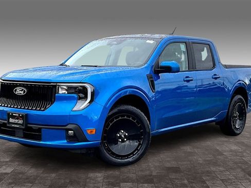 Used 2025 Ford Maverick Lobo image 2