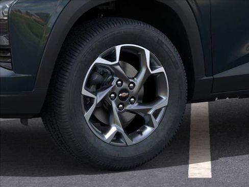 New 2026 Chevrolet Trax LT w/ LT Convenience Package FWD image 9