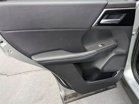 Used 2024 Mitsubishi Outlander SE image 27