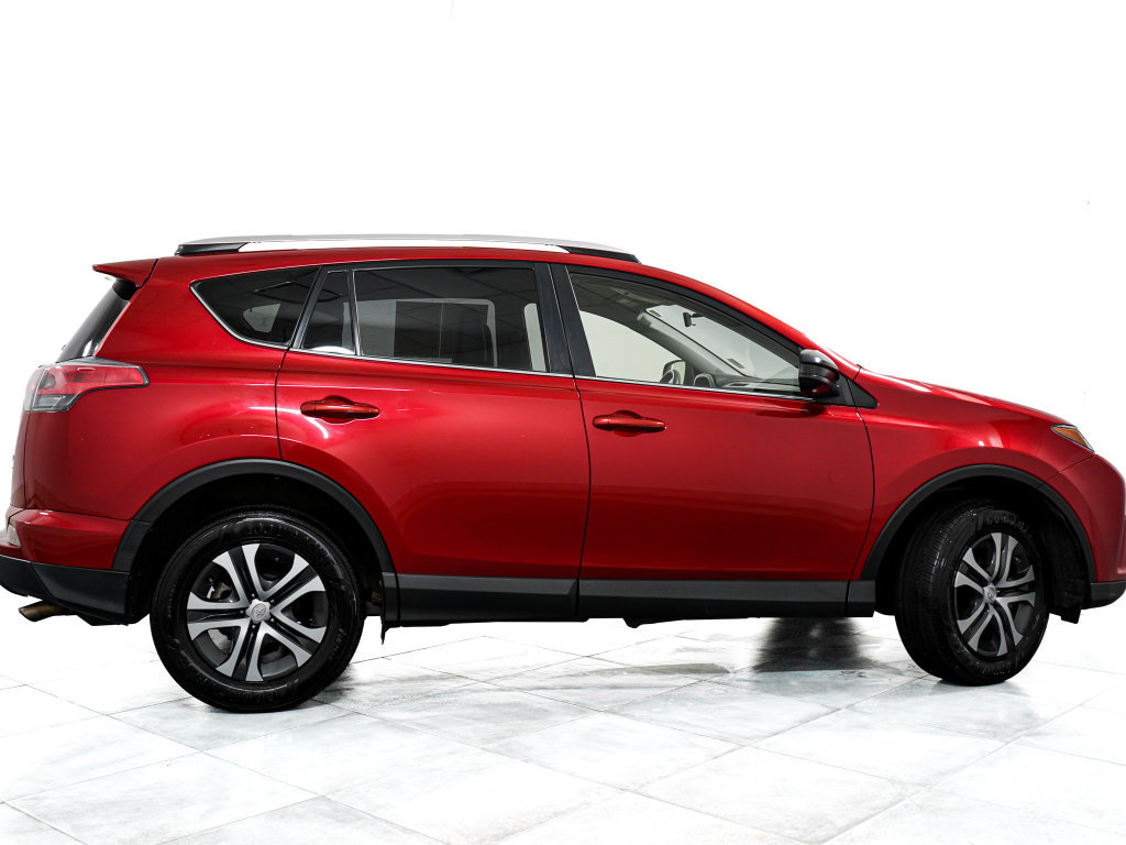 Used 2016 Toyota RAV4 LE AWD/4WD image 12