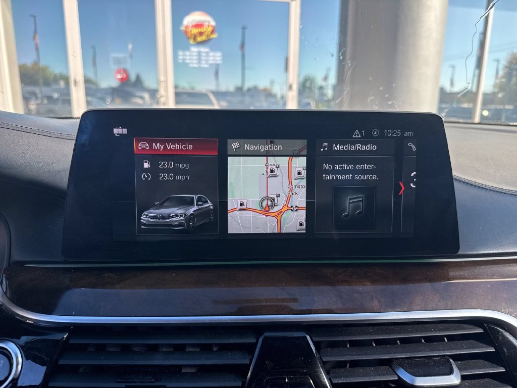 Used 2018 BMW 530i xDrive AWD/4WD image 12