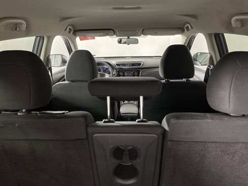 Used 2015 Nissan Rogue SV image 14