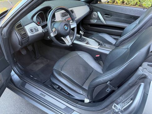 Used 2003 BMW Z4 3.0i RWD image 21