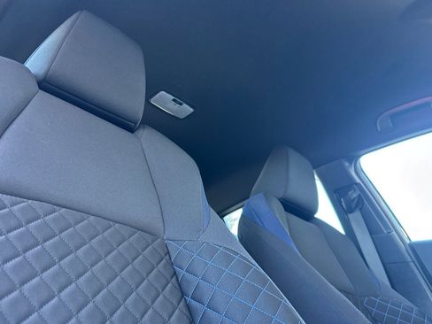 Used 2022 Toyota C-HR XLE image 17