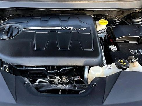 Used 2021 Jeep Cherokee Limited image 11