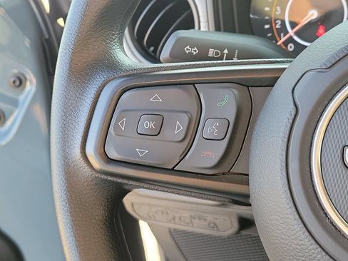 Used 2025 Jeep Gladiator Sport AWD/4WD image 22