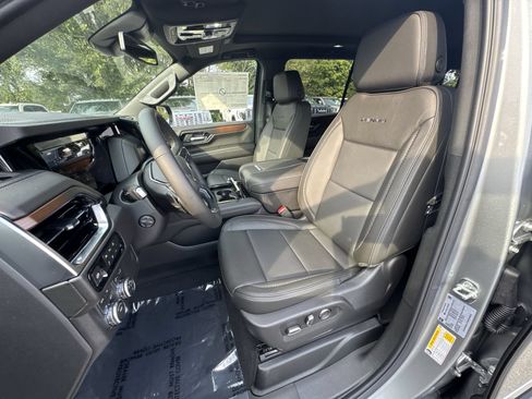 New 2026 GMC Yukon XL Denali w/ Sun & Power Step Package AWD/4WD image 13