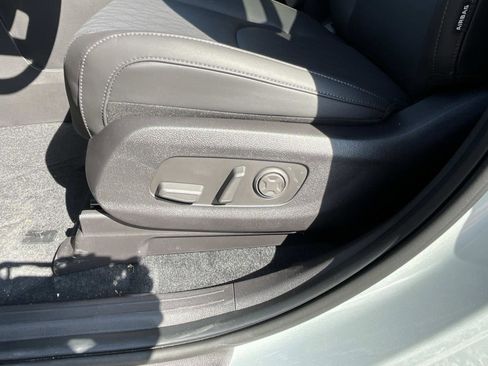 New 2026 Kia Carnival EX FWD image 25