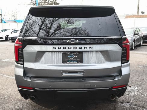 Used 2025 Chevrolet Suburban Z71 AWD/4WD image 5