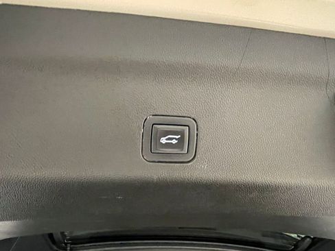 Used 2023 Chevrolet Suburban Premier AWD/4WD image 13