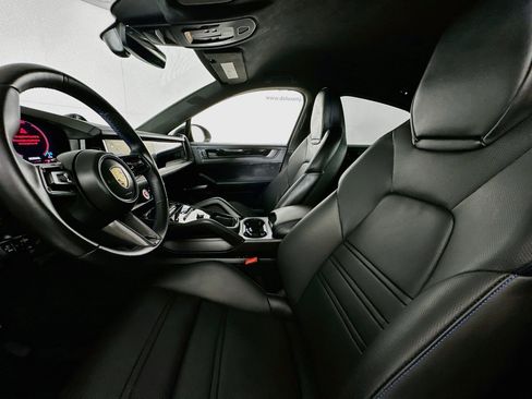 Used 2024 Porsche Cayenne Turbo GT AWD/4WD image 18