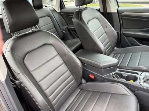 Used 2024 Volkswagen Jetta SE FWD image 14