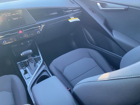 New 2026 Kia Niro LX image 14