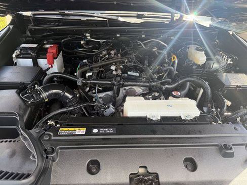 Certified 2025 Toyota 4Runner SR5 AWD/4WD image 24