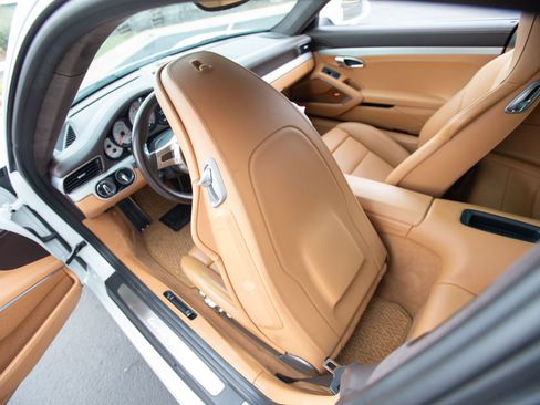 Used 2015 Porsche 911 Turbo S image 33