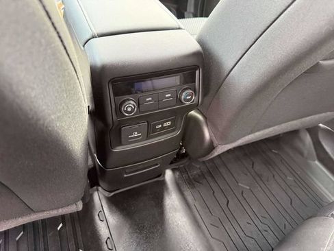 Used 2023 GMC Acadia SLE w/ Driver Convenience Package AWD/4WD image 14