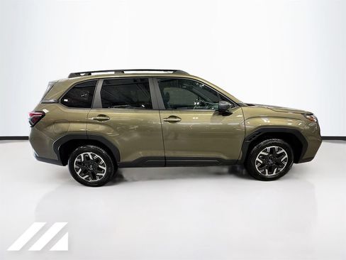 Used 2026 Subaru Forester Premium AWD/4WD image 4