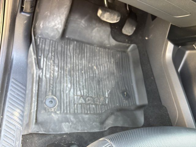 Used 2024 Ford Expedition XLT AWD/4WD image 25