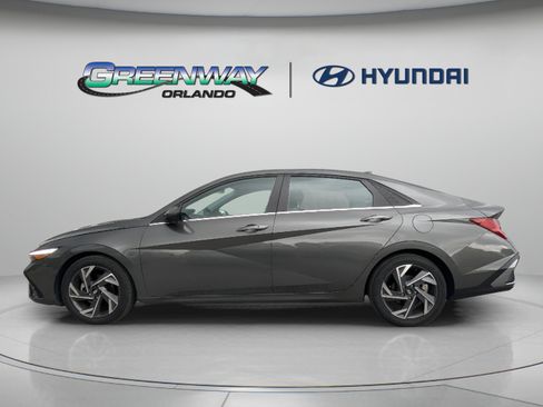 Used 2024 Hyundai Elantra SEL w/ Convenience Package FWD image 5