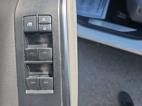 Used 2020 Toyota Highlander Platinum AWD/4WD image 12