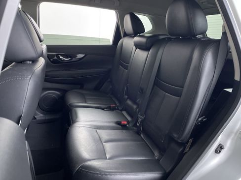 Used 2019 Nissan Rogue SL w/ Premium Package image 23